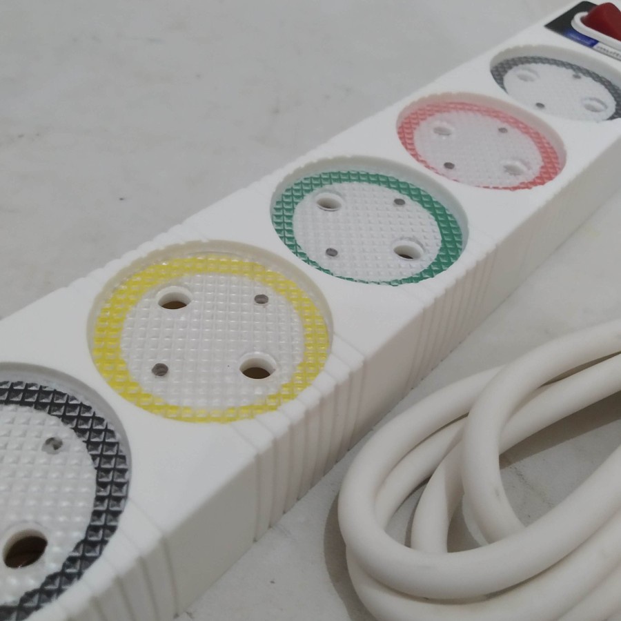Multy Socket, Stop Kontak jadi 5 lubang warna warni Yunior Loyal