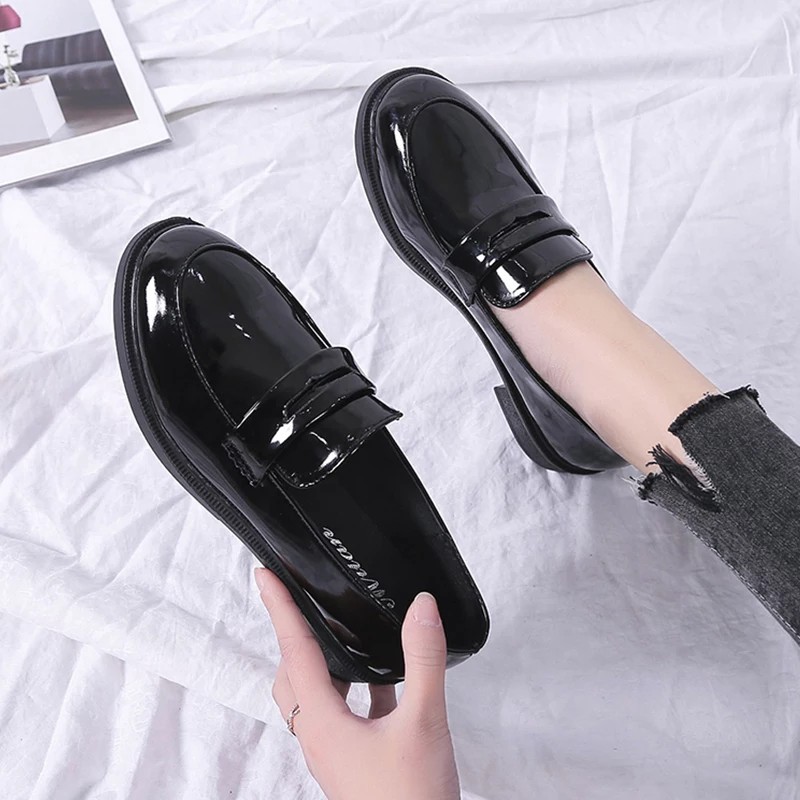 SEPATU DOCMART LOEFERS GLOSY KASUAL / SEPATU WANITA KERJA STYLE RS 011