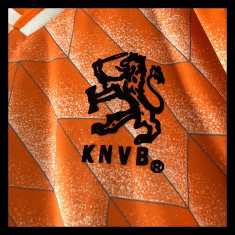 Buku Religi/Buku Spiritual Belanda 1988 Euro Champions Jersey