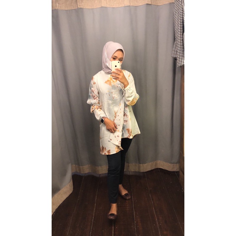 Ria Miranda Pandora Top