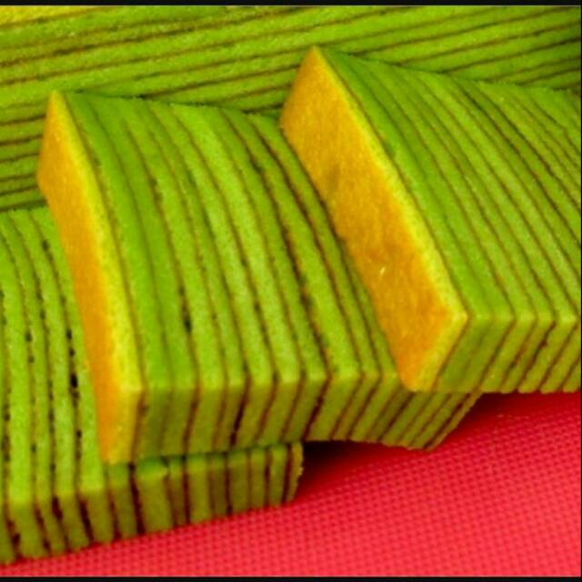 

Lapis legit pandan khas pontianak