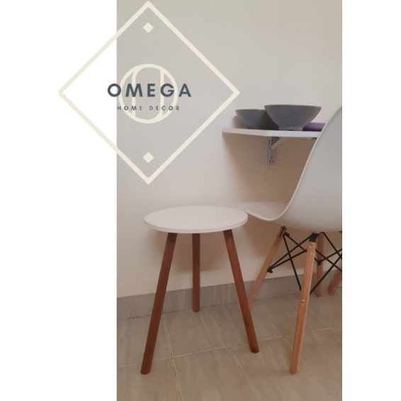 Meja Bulat Kaki Kayu