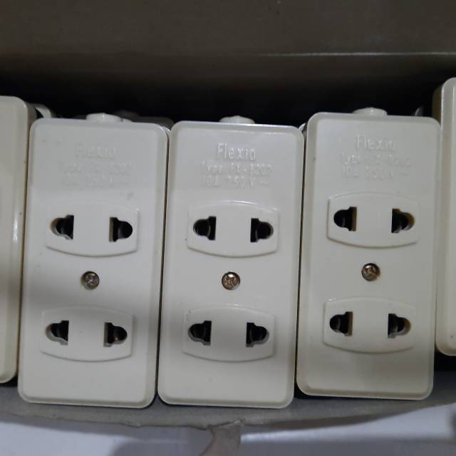 Stop kontak gepeng biasa 2 lubang terminal colokan gepeng