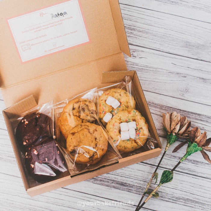 

KERING-KUE- 6 PCS SOFT COOKIES YOURBAKEFRIENDS - MIX BOX - +GIFT CARD -KUE-KERING.