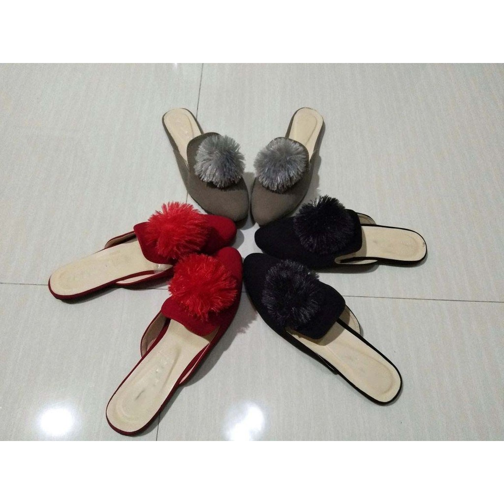 NunuLisaTan -  POMPOM flat shoes / sepatu flatshoes balet Hitam Merah abu