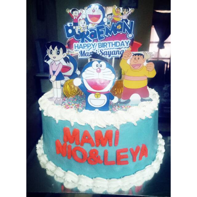 Cake ultah tema doraemon