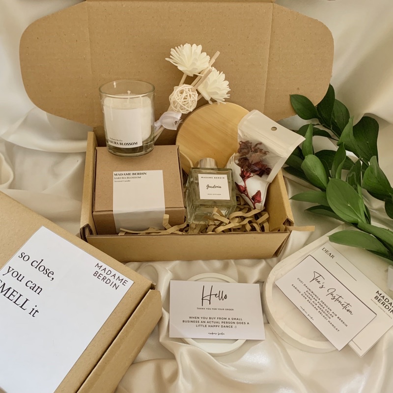 Hampers Scented Candle Reed Diffuser Set | Gift set lilin aromaterapi reed diffuser | Kado Ulang Tahun Sahabat | Kado Wisuda | Souvenir Wedding Exclusive | Hampers Minimalis | Kado Nikah Tunangan Engagement | Kado Ibu Ayah | Kado Sempro | Birthday Hampers