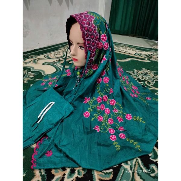 Mukena Parasut lajuran