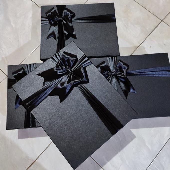 

Best Product!!! Hampers Box Kotak Kado Hadiah Include Pita 2 Kg - Paling Diminati