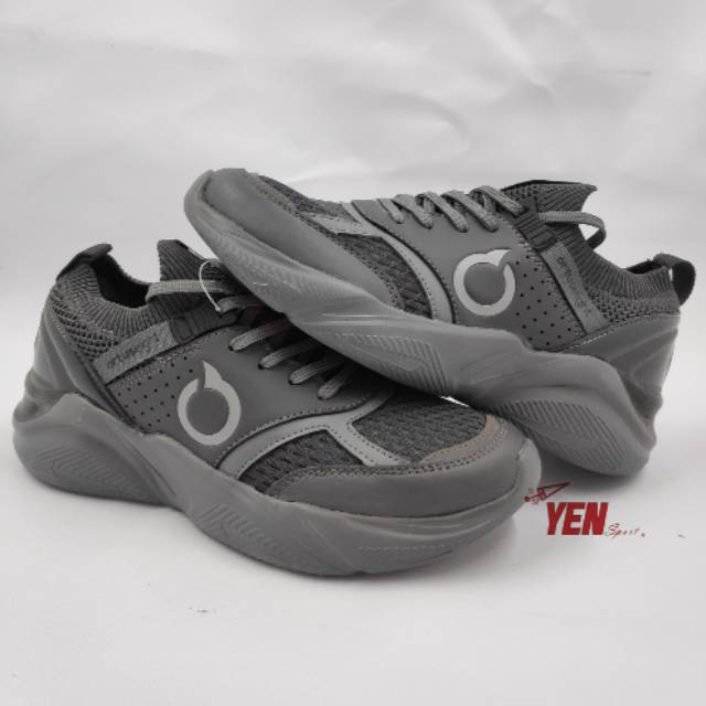 Sepatu Running ORTUSEIGHT SANTANA