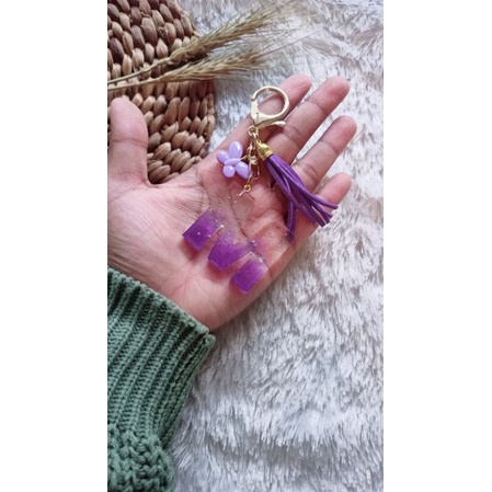 Keychain custom alphabet || Resin art || keychain resin