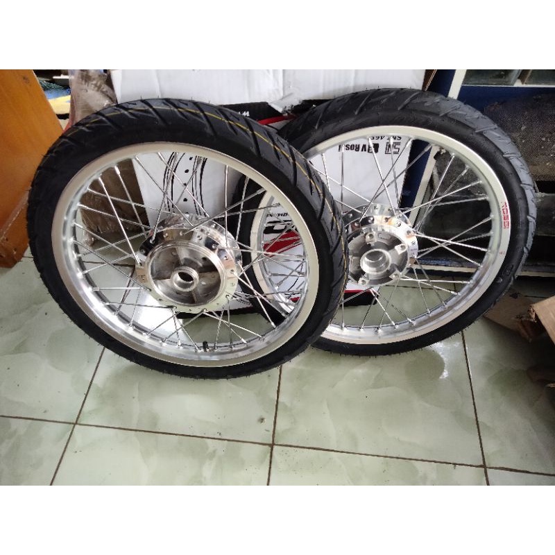 velg paketan Vixion old tapak lebar 185/160x17 plus ban siap pasang