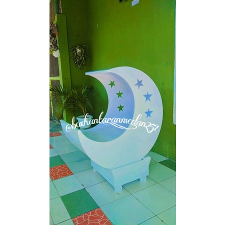 Tempat tidur bayi bulan sabit dekorasi aqiqah