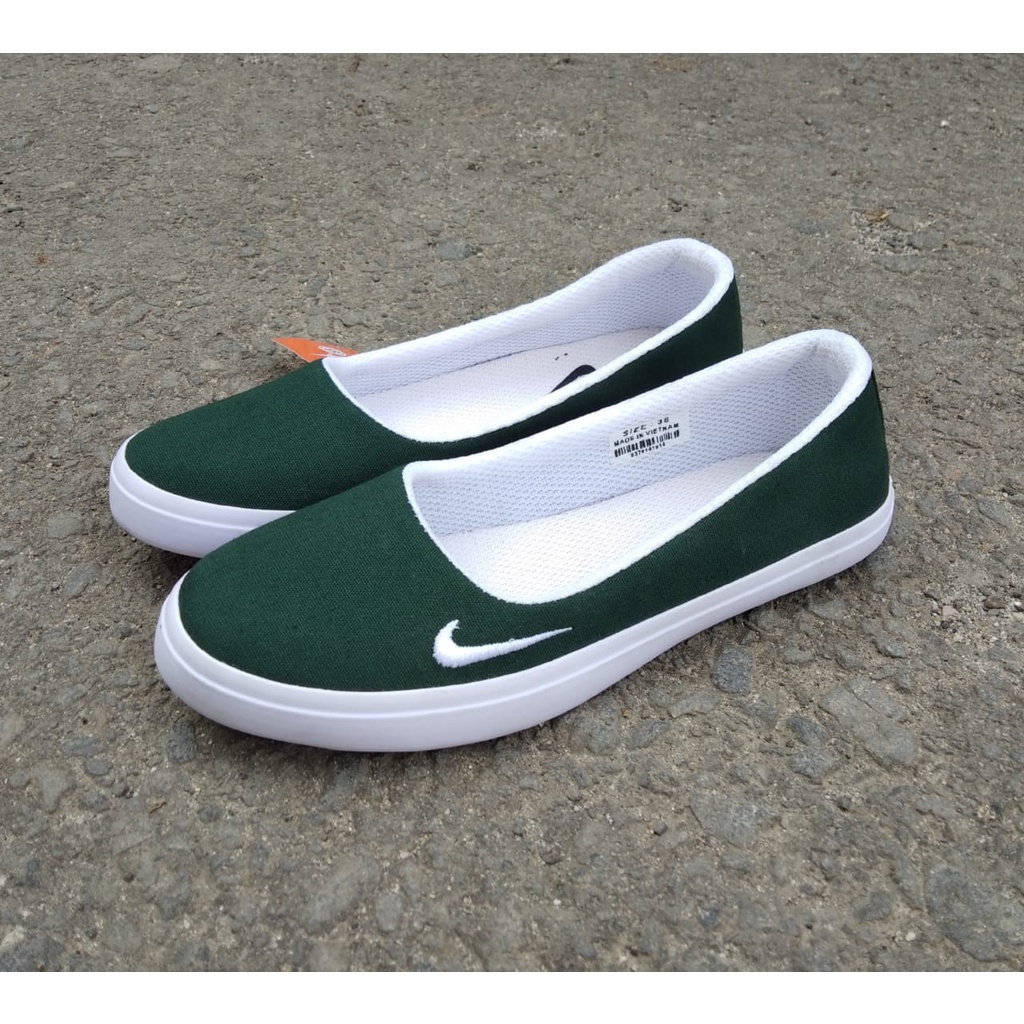 SEPATU SLIP ON WANITA 01 HIJAU PUTIH.SEPATU FLAT.SEPATU HIJABERS.SEPATU SANTAI