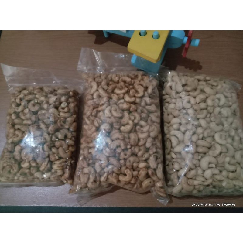 

Kacang Mede Original dan Rasa2 berat 1 Kg