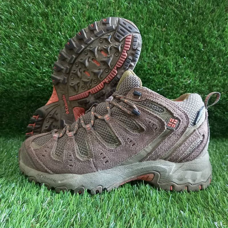 sepatu gunung columbia