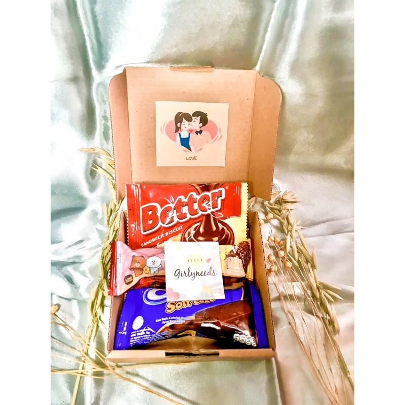 

snackbox/ snack box/ giftbox/ hampers lebaran/ kado ultah/ kado wisuda/ kado anniv