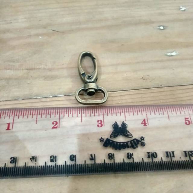 

Kait tas besi 10 mm warna AntiGold