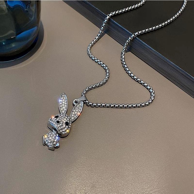 Kalung Dengan Liontin Bentuk Kelinci Bahan Stainless Steel Aksen Berlian Imitasi Untuk Wanita