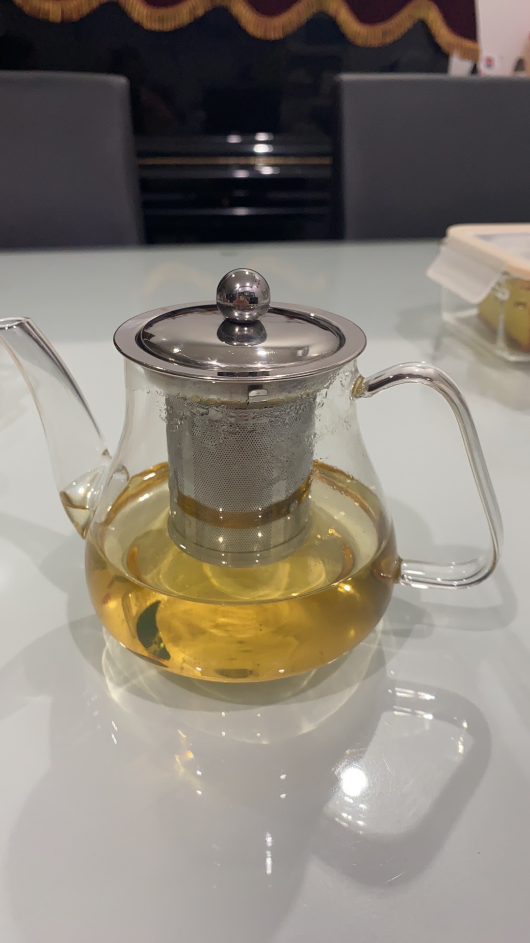 Teko Kaca Teapot J165 Dengan Saringan Dan Tutup Stainless Steel 650ml
