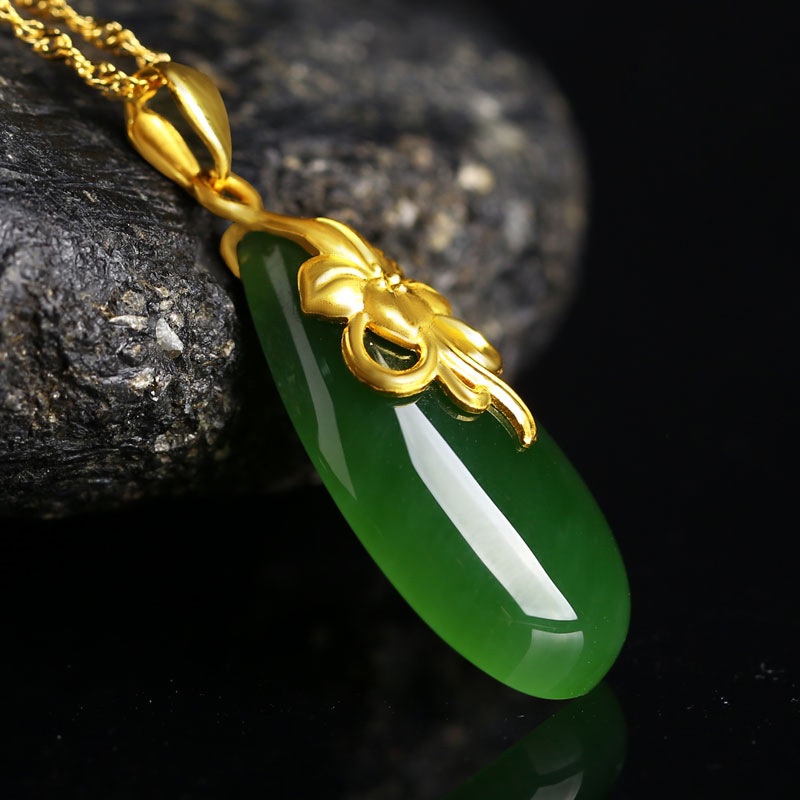 [Ready Stock]Fashion Gold-Plated Inlaid Emerald Pendant Water Drop Pear-Shaped Necklace