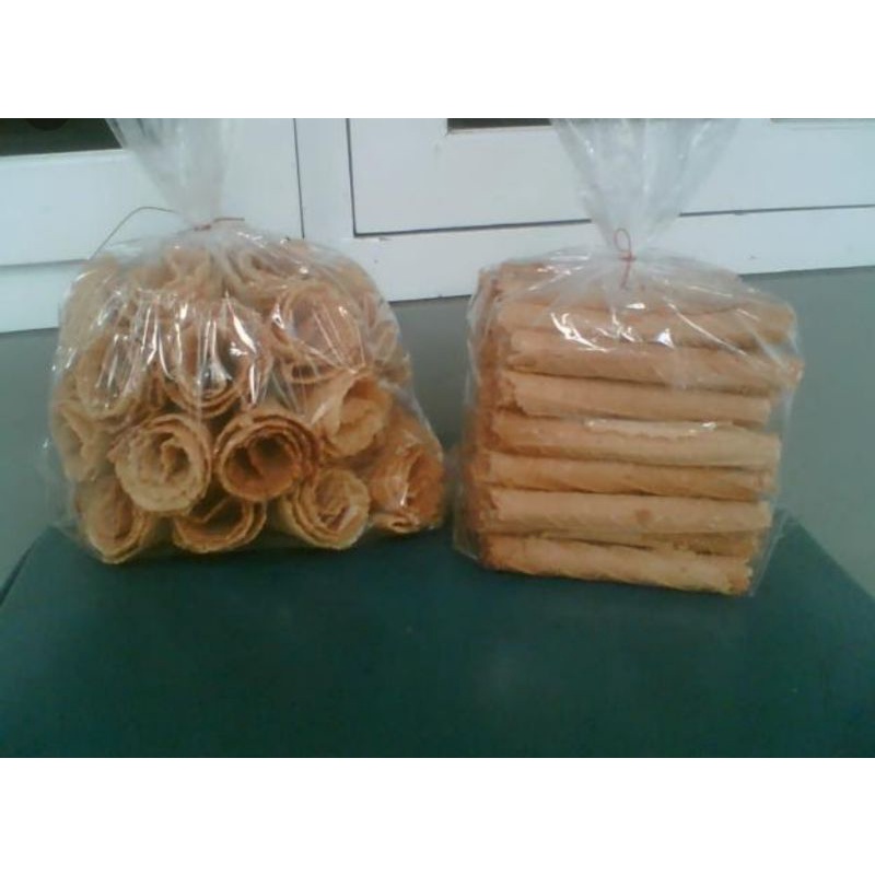 

krupuk GAMBIR, KRUPUK GULUNG, OPAK GAMBIR KHAS TRENGGALEK(200 GR)