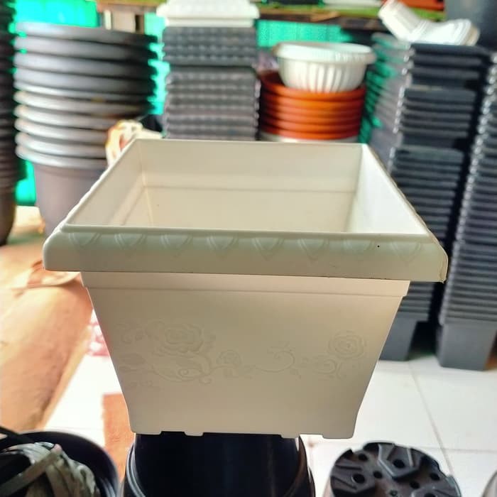 Pot Bunga Plastik Kotak Shallom 20Putih