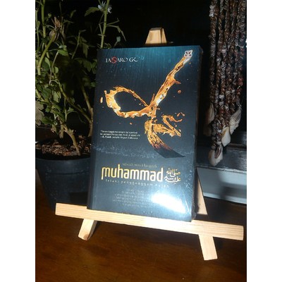 Buku Muhammad : Lelaki Penggenggam Hujan, Tasaro GK
