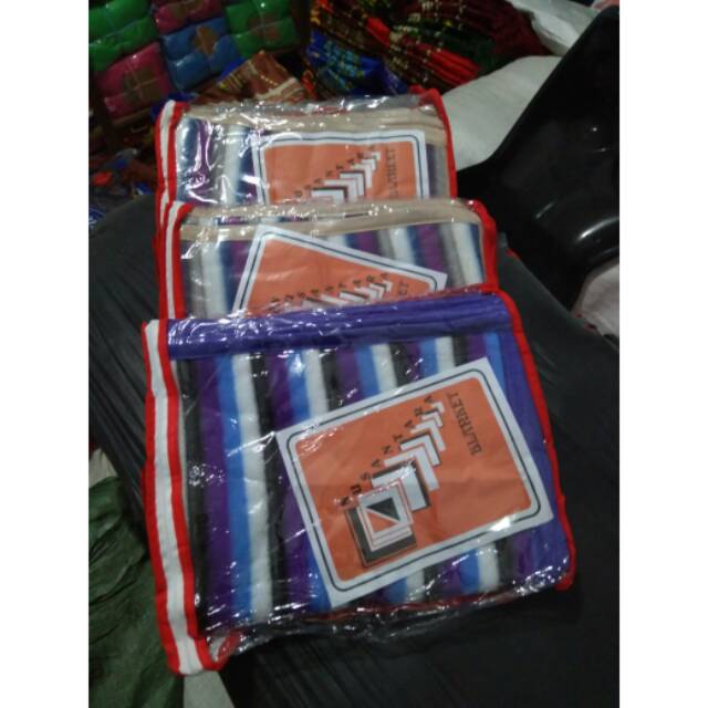 Selimut palanel liris ukuran 160×200