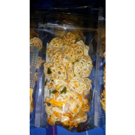 

KERUPUK PEDAS