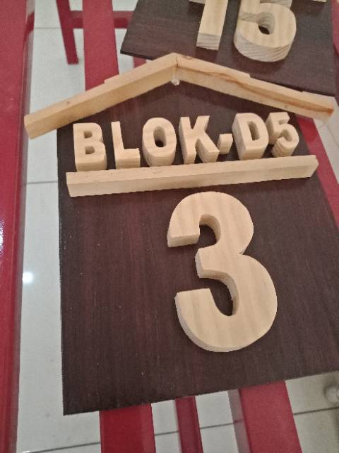 RK nomor rumah kayu pinus