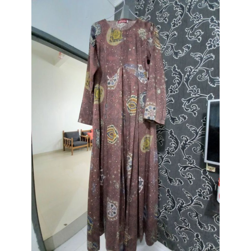 Preloved Yumna Dress Terracota Size M by HLZB