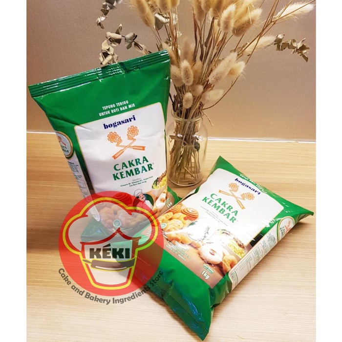 

cs777vv Tepung Terigu Cakra Kembar Premium 1Kg, Bogasari, Protein Tinggi Da01D100