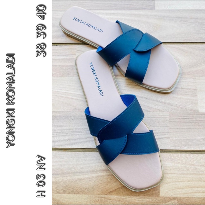 sandal silang navy