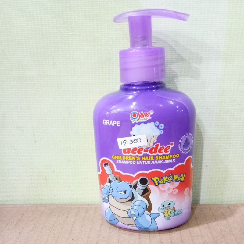 YURI DEE-DEE CHILDREN'S HAIR SHAMPOO GRAPE, ORANGE, STRAWBERRY, APPLE PUMP 250ML