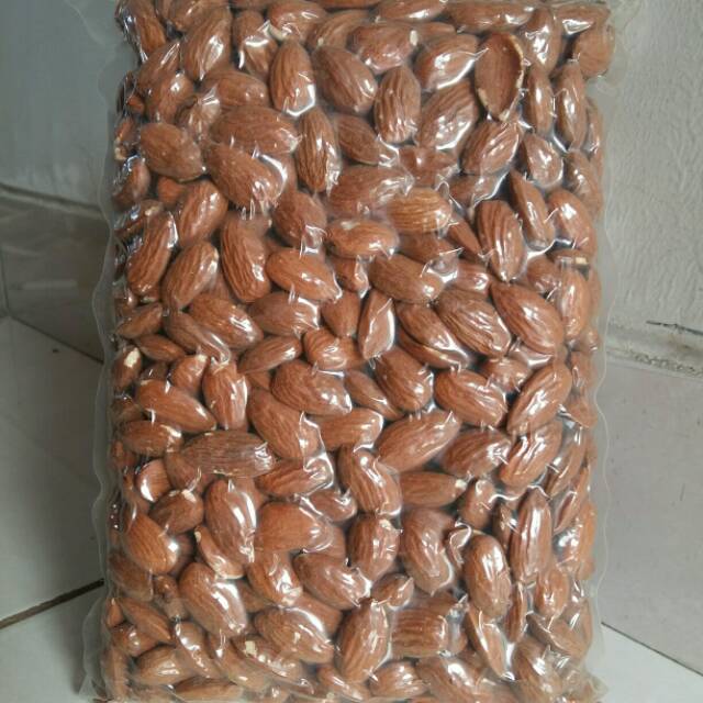 

Almond Mentah 1kg Non Pareil Extra Vacuum Pack