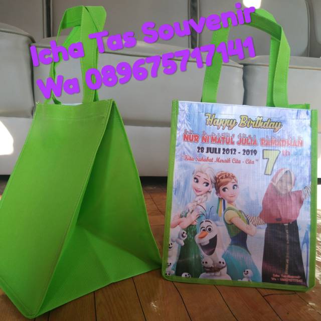 

Tas souvenir kotak banner