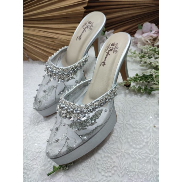 sepatu rafaizoutfit model syantik wrna silver tinggi 10cm