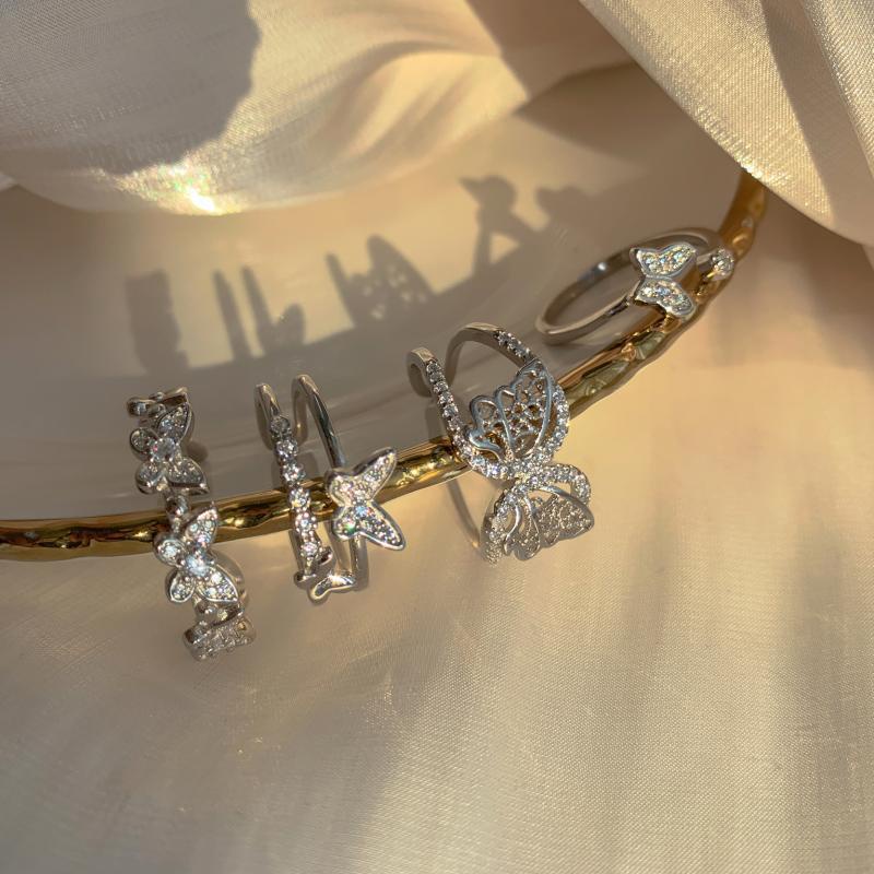YEEZII Set Cincin Desain Kupu-Kupu Aksen Kristal Untuk Wanita