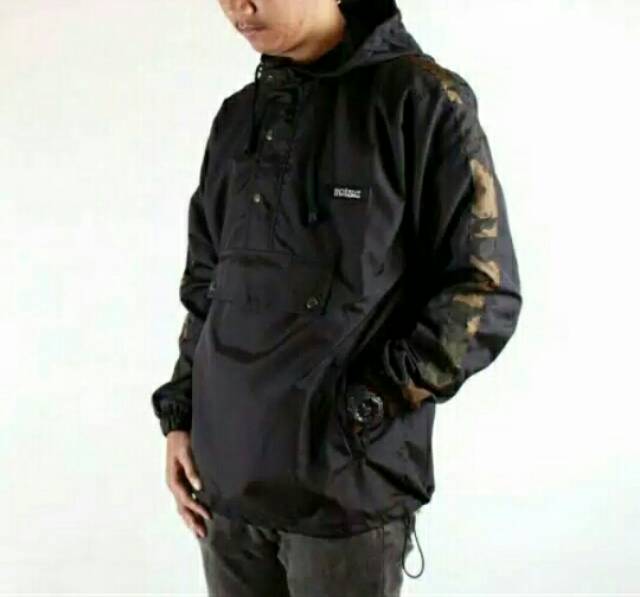 Jaket Cagoule Hitam List Camo