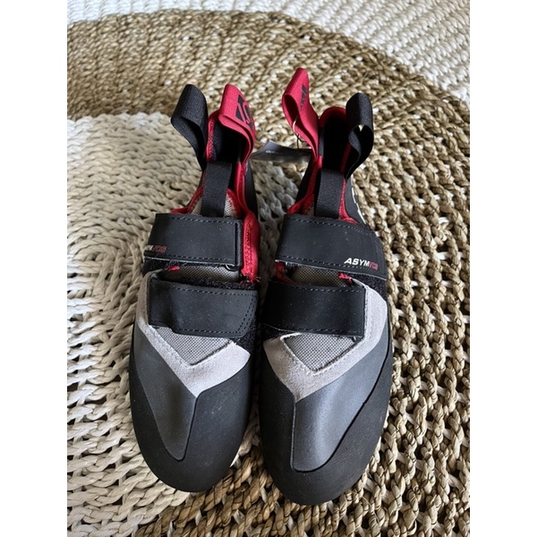 Sepatu panjat adidas five ten asymmetrical VCS climbing shoes original