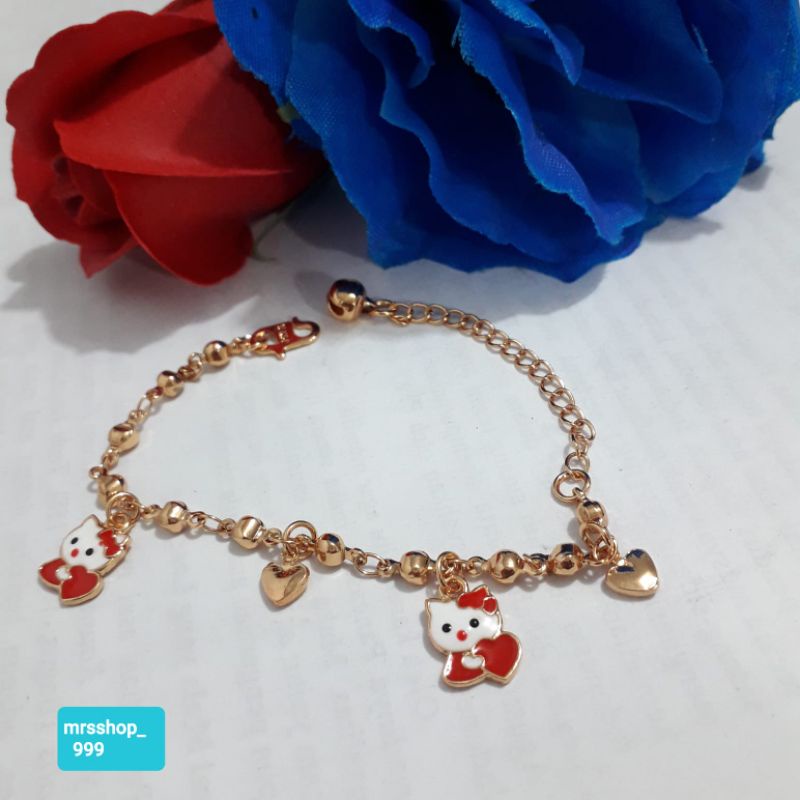 Gellang kaki anak pita love merah.