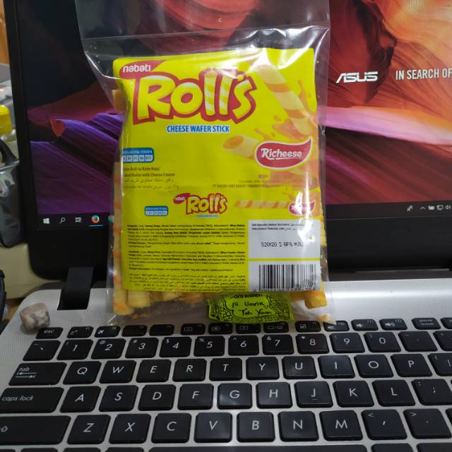 

NABATI ROLL KEJU 250gr