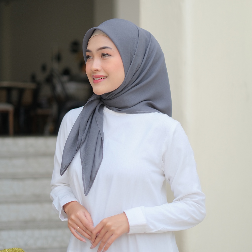 HIJAB POLLYCOTTON PREMIUM / HIJAB SEGI EMPAT / KERUDUNG SEGI EMPAT / HIJAB POLLYCOTTON / JILBAB SEGI EMPAT-ROCK