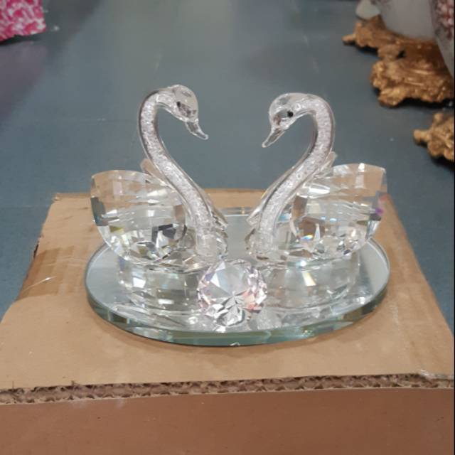 Jual pajangan kristal angsa dua-Jual.pajangan kristal import-Dekorasi rumah-Patung kristal