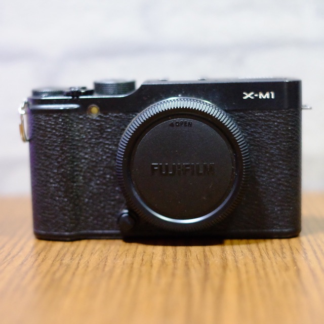 FUJIFILM XM1 BODY ONLY