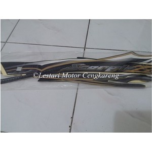 Striping Lis / Stiker body motor Scorpio Z 2011 Hitam