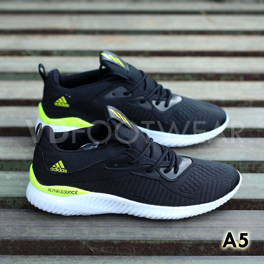 model sepatu running adidas