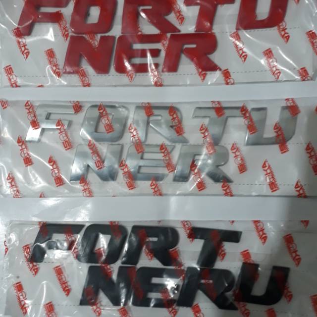 EMBLEM FORTUNER/EMBLEM KAP MESIN FORTUNER