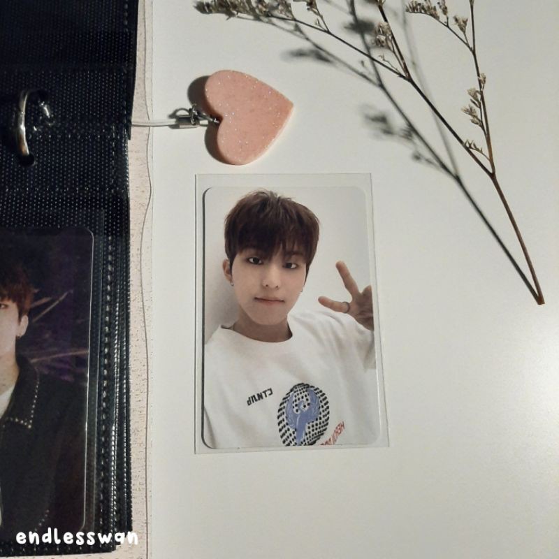 photocard jeongwoo selca chapter 3 black ver
